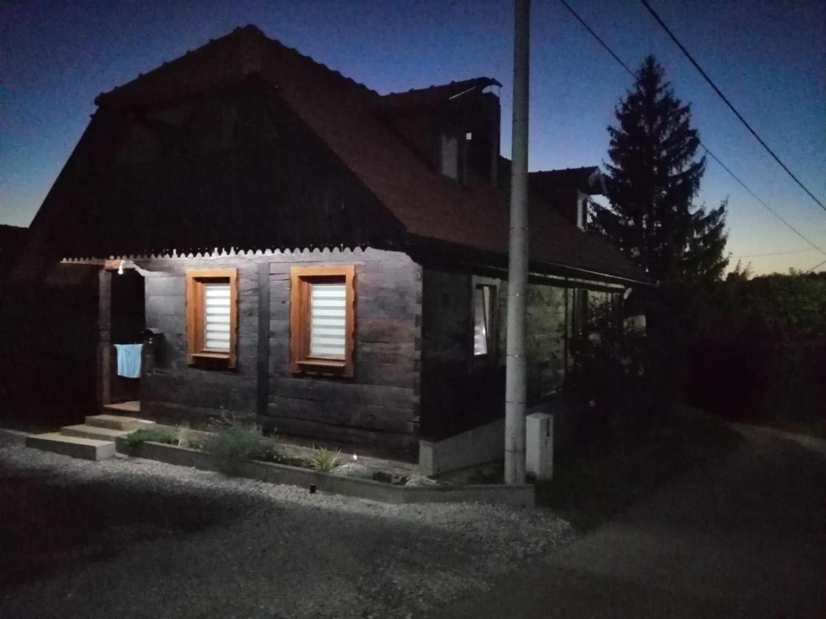 Апартаменти Kuca Za Odmor Braco Donji Zvecaj Екстер'єр фото